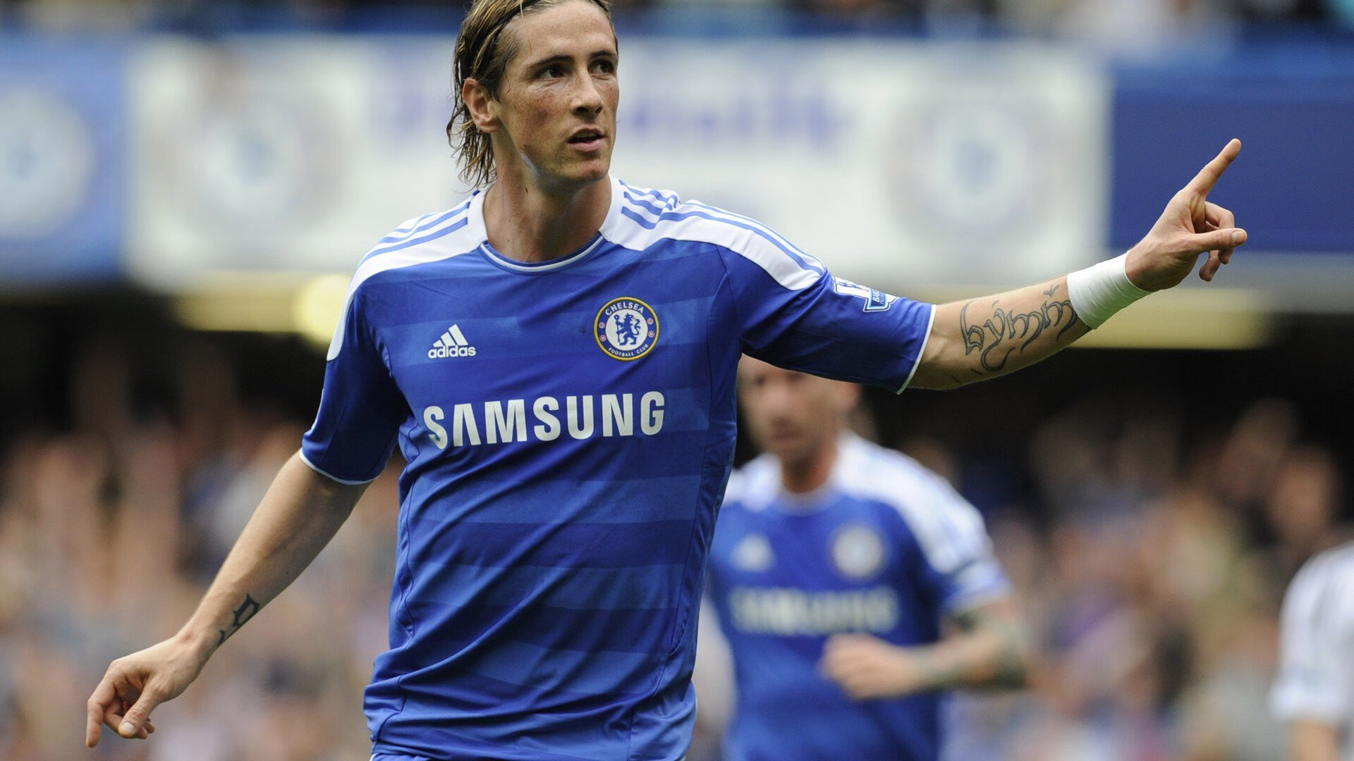 欧冠惊天逆转！加拉塔萨雷3-0完胜阿贾克斯，奥斯梅恩戴帽，萨内助攻成焦点